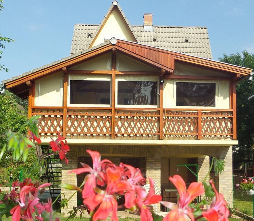 Tiszavirag Vendeghaz Villa Szeged Exteriör bild