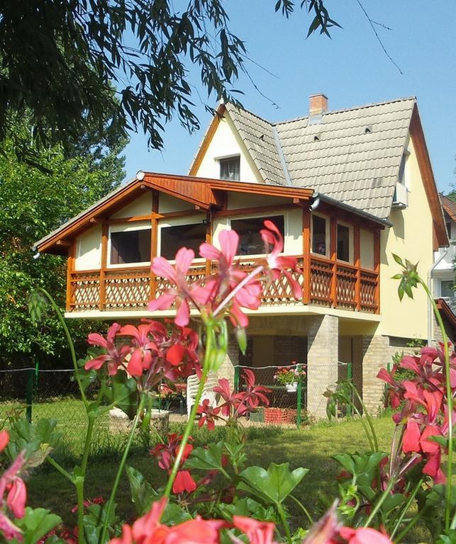 Tiszavirag Vendeghaz Villa Szeged Exteriör bild