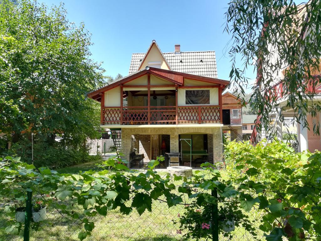 Tiszavirag Vendeghaz Villa Szeged Exteriör bild