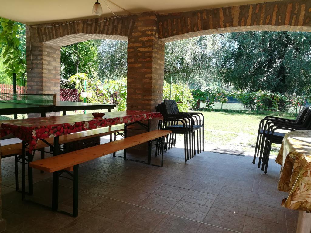 Tiszavirag Vendeghaz Villa Szeged Exteriör bild