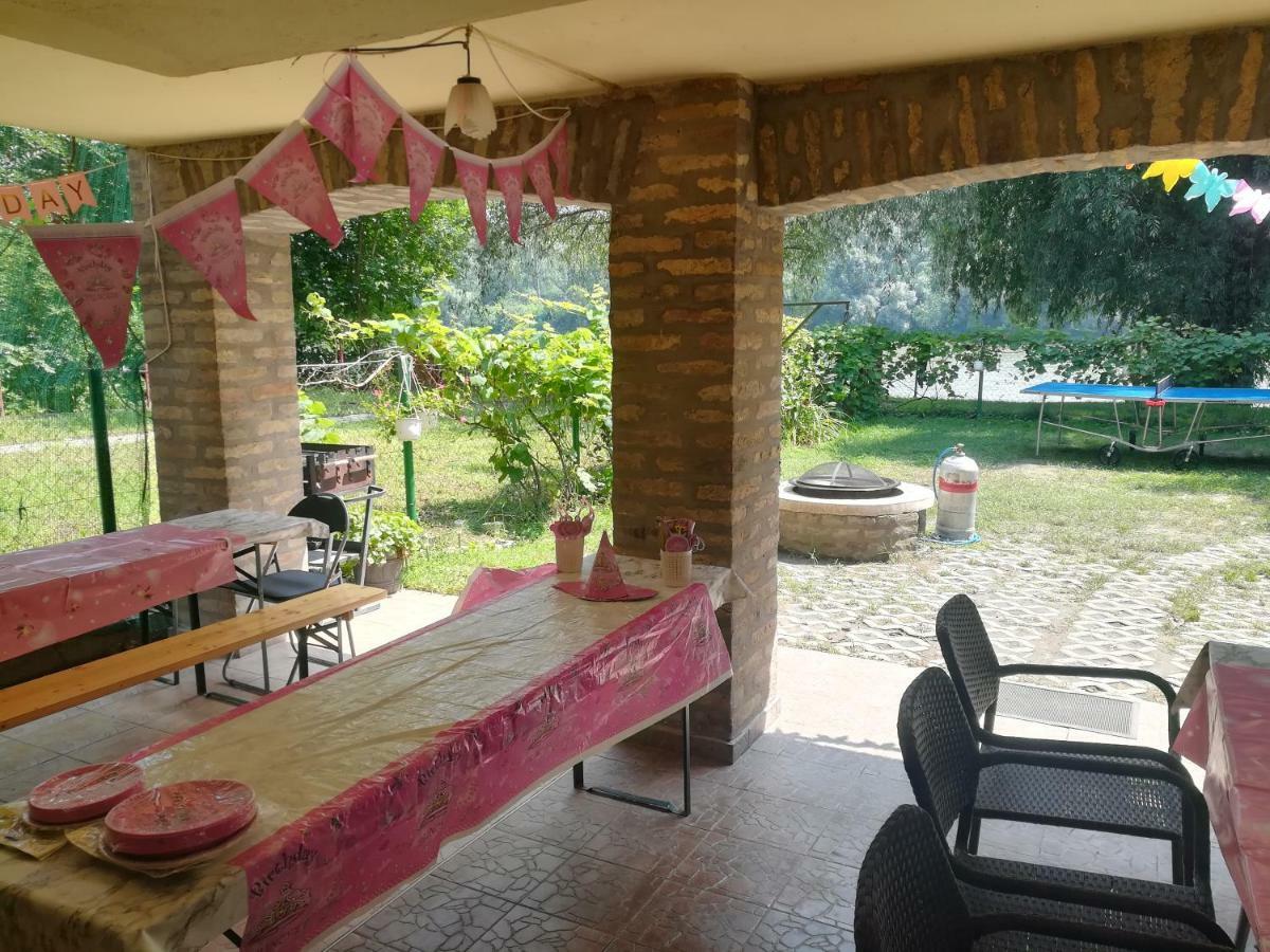 Tiszavirag Vendeghaz Villa Szeged Exteriör bild